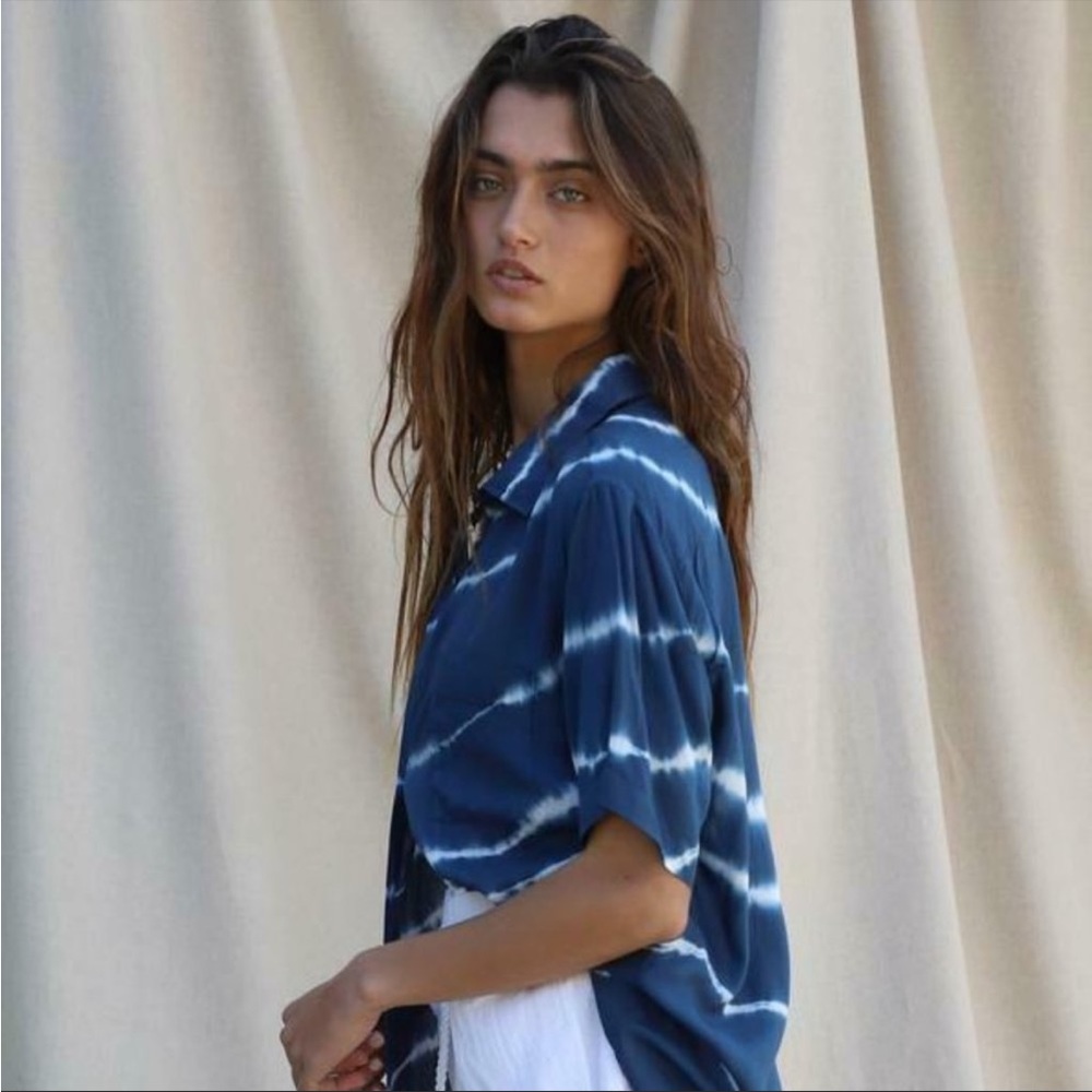 JEN’S PIRATE BOOTY Tropics Kapalua Blue Tie Dye Button Shirt Pacific Size Large